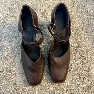 Connie Women's Brown Mary Jane Shoes - size 9